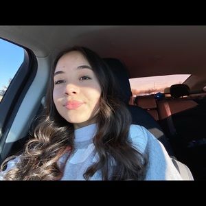 Meet your Posher, Andrea